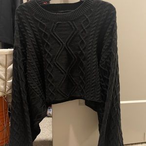 cropped cable knit sweater with wide sleeve